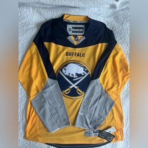 Buffalo Sabres NHL Jersey
Authentic Reebok Licensed NHL Apparel